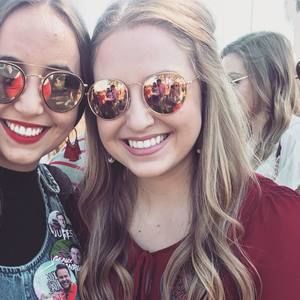 Meet your Posher, Julia